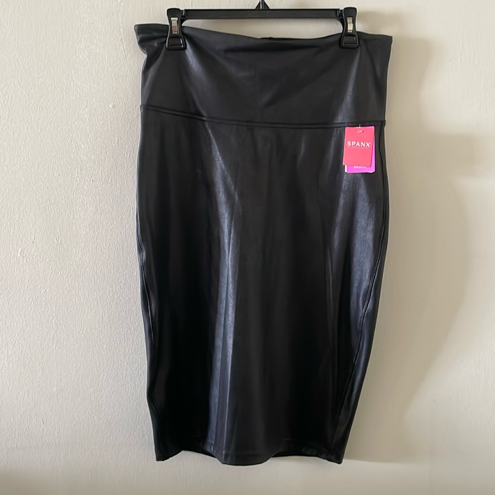 SPANX Faux Leather pencil skirt, size 1X, black. Never worn, new with tags.